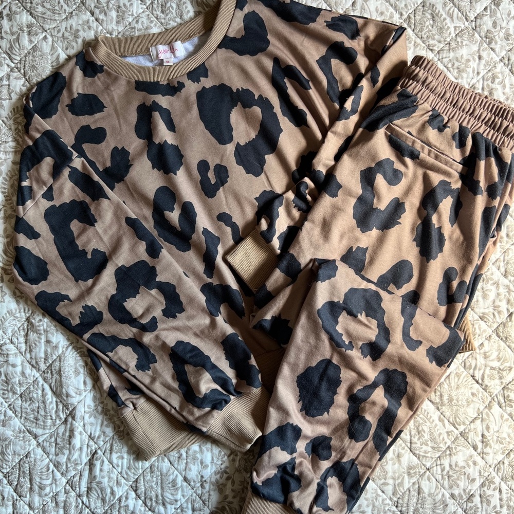 Leopard print matching set